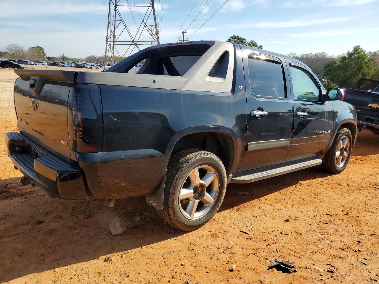 2010 CHEVROLET AVALANCHE LT photo 5