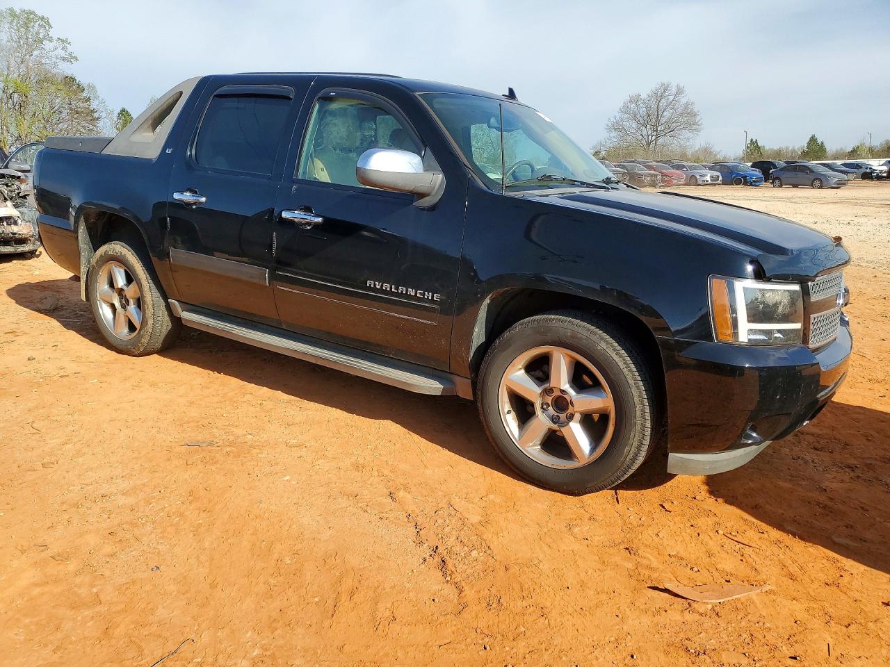 2010 CHEVROLET AVALANCHE LT photo 7