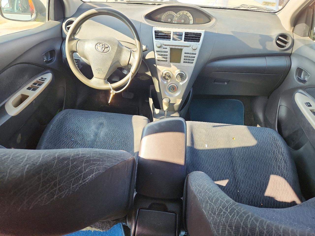 2007 TOYOTA YARIS BASE photo 8