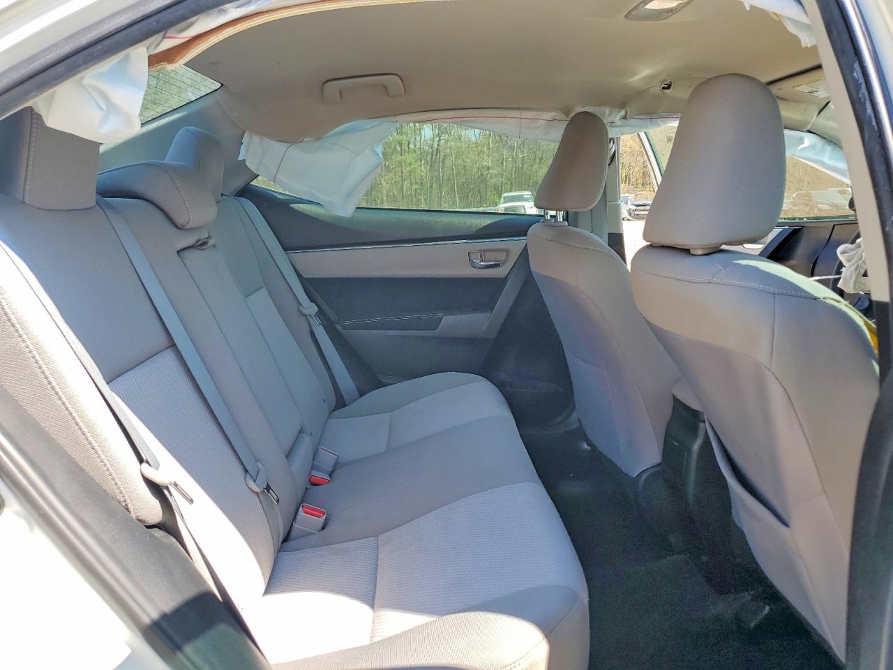 2015 TOYOTA COROLLA LE photo 19