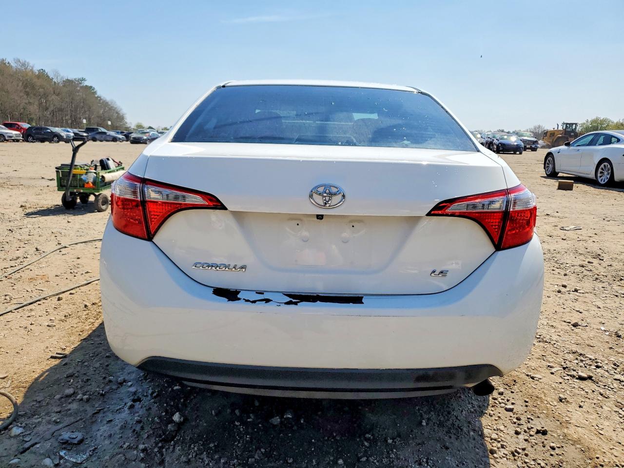 2015 TOYOTA COROLLA LE photo 11