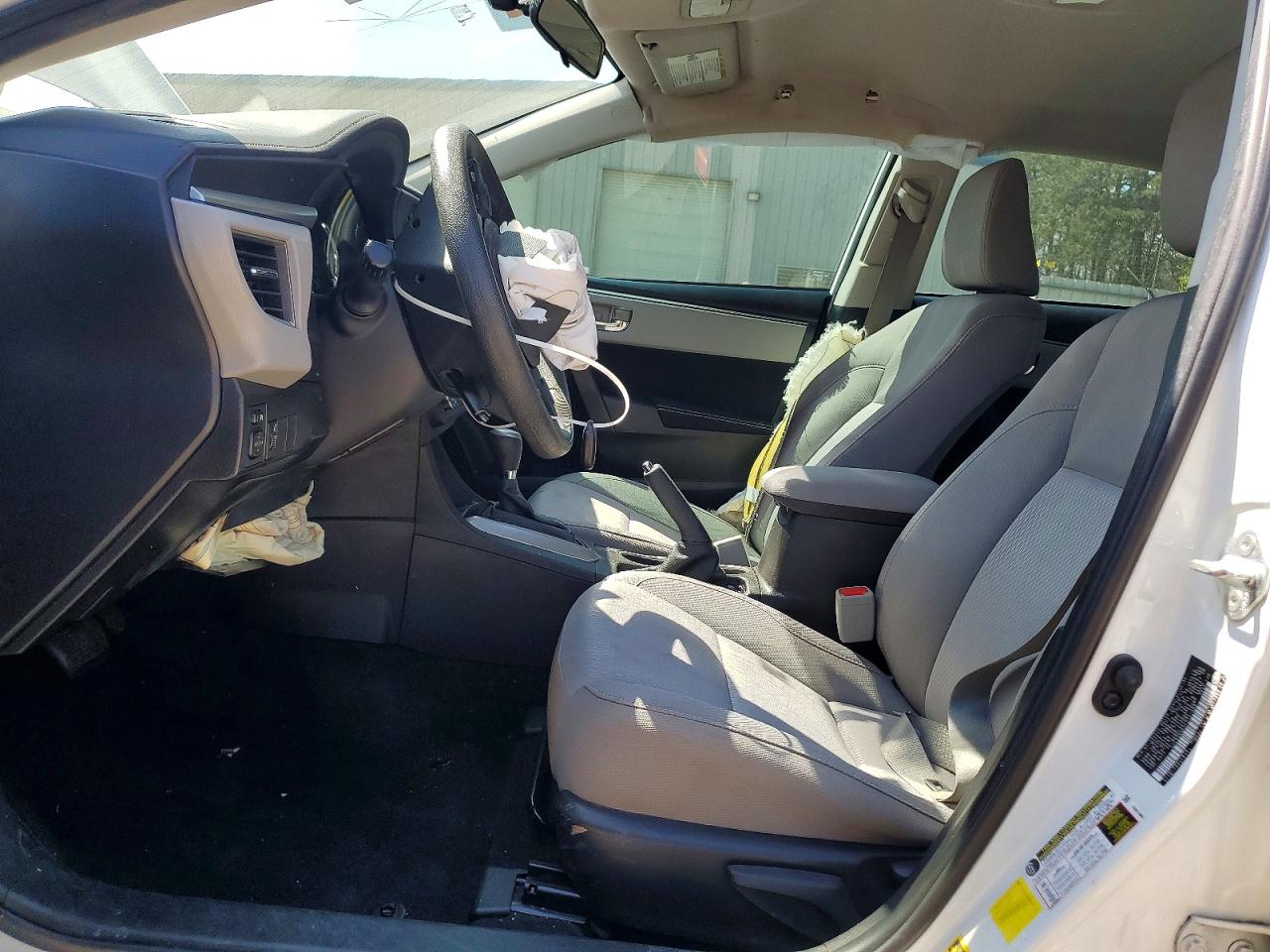 2015 TOYOTA COROLLA LE photo 13
