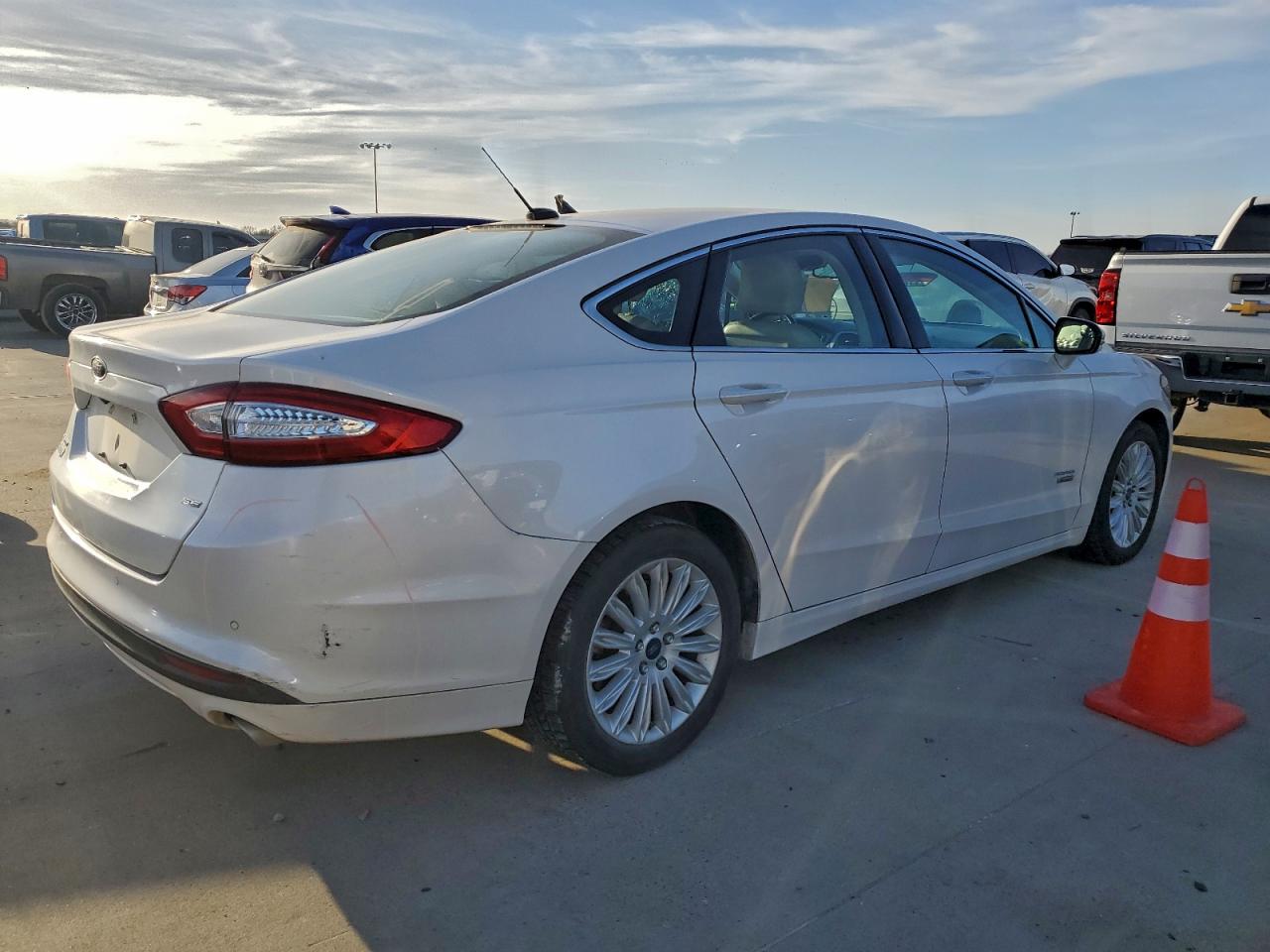 2016 FORD FUSION SE PHEV photo 3