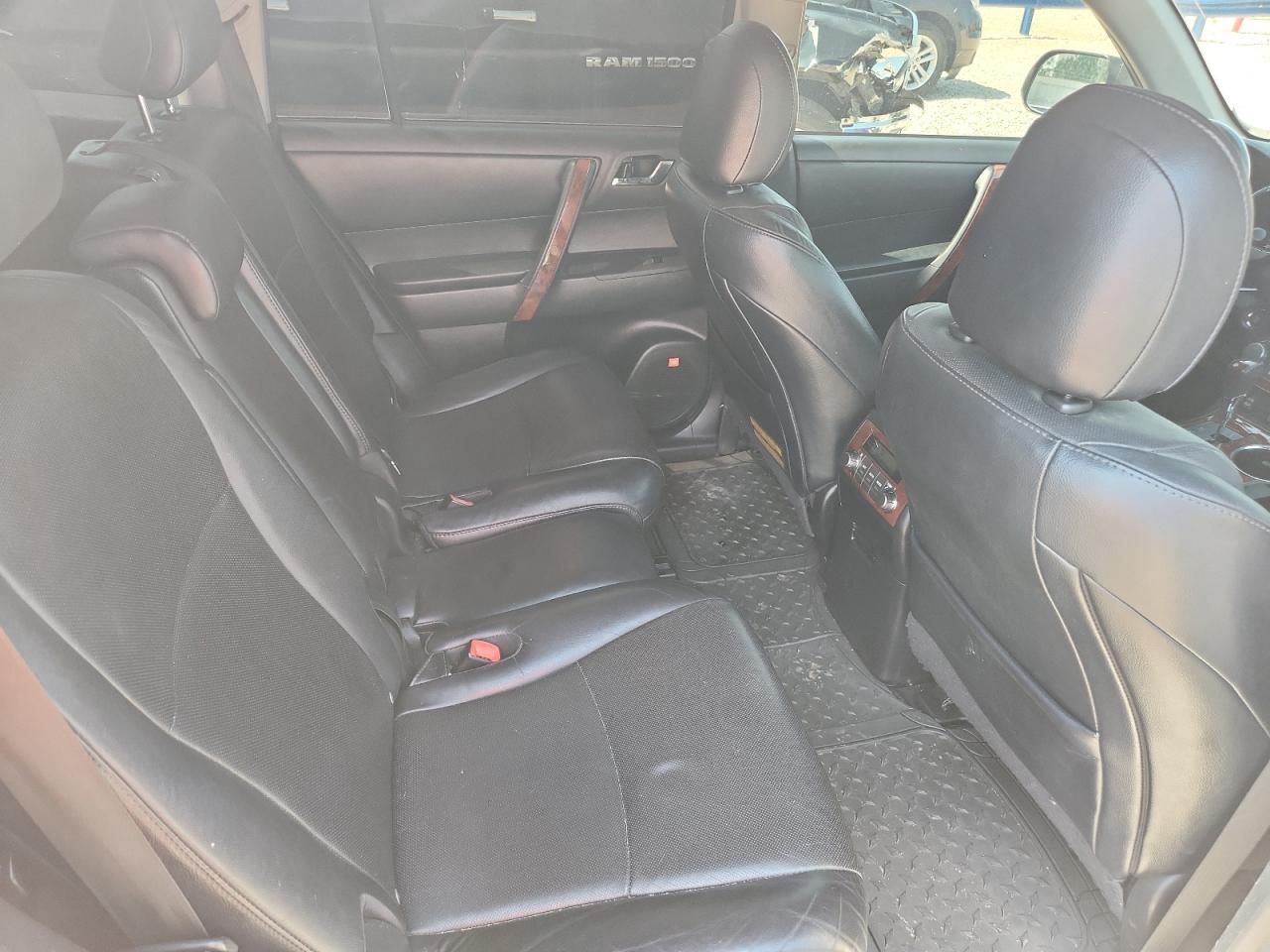 2011 TOYOTA HIGHLANDER LIMITED photo 31