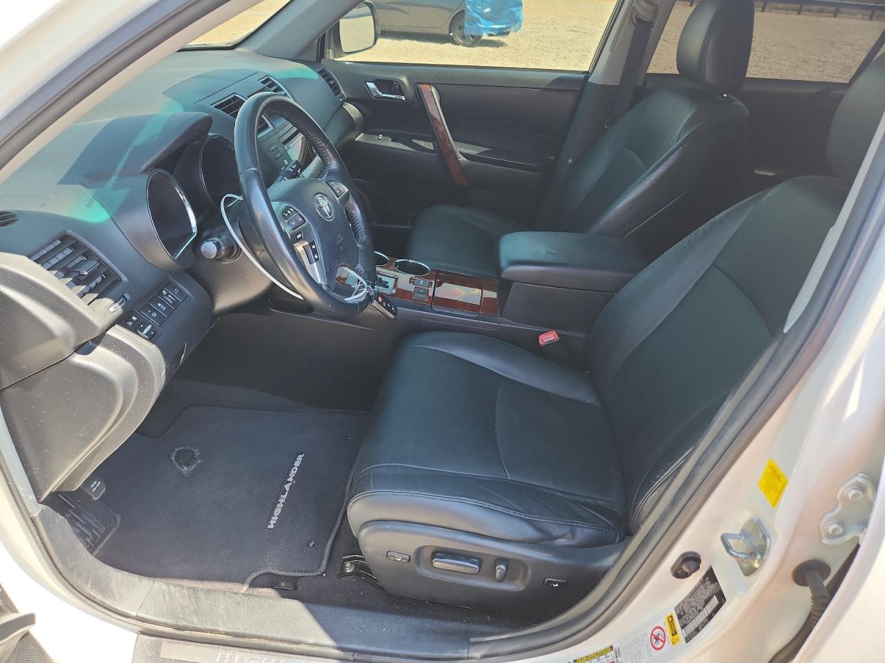2011 TOYOTA HIGHLANDER LIMITED photo 19