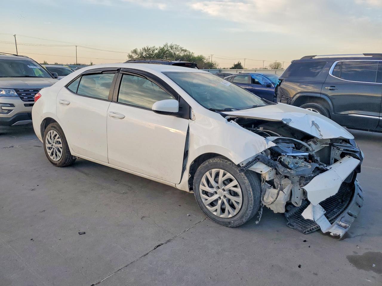 2019 TOYOTA COROLLA LE photo 7