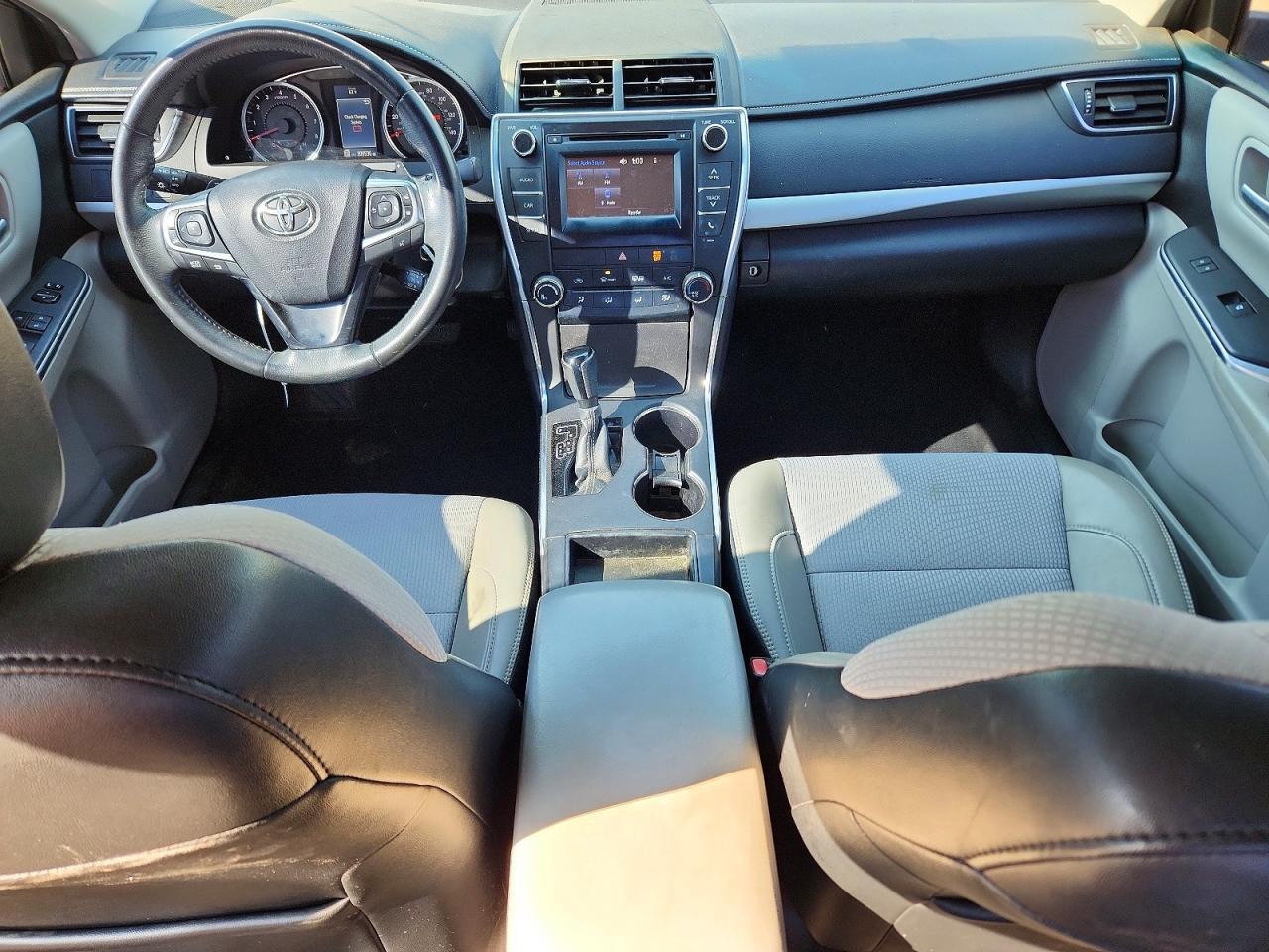 2016 TOYOTA CAMRY SE photo 8