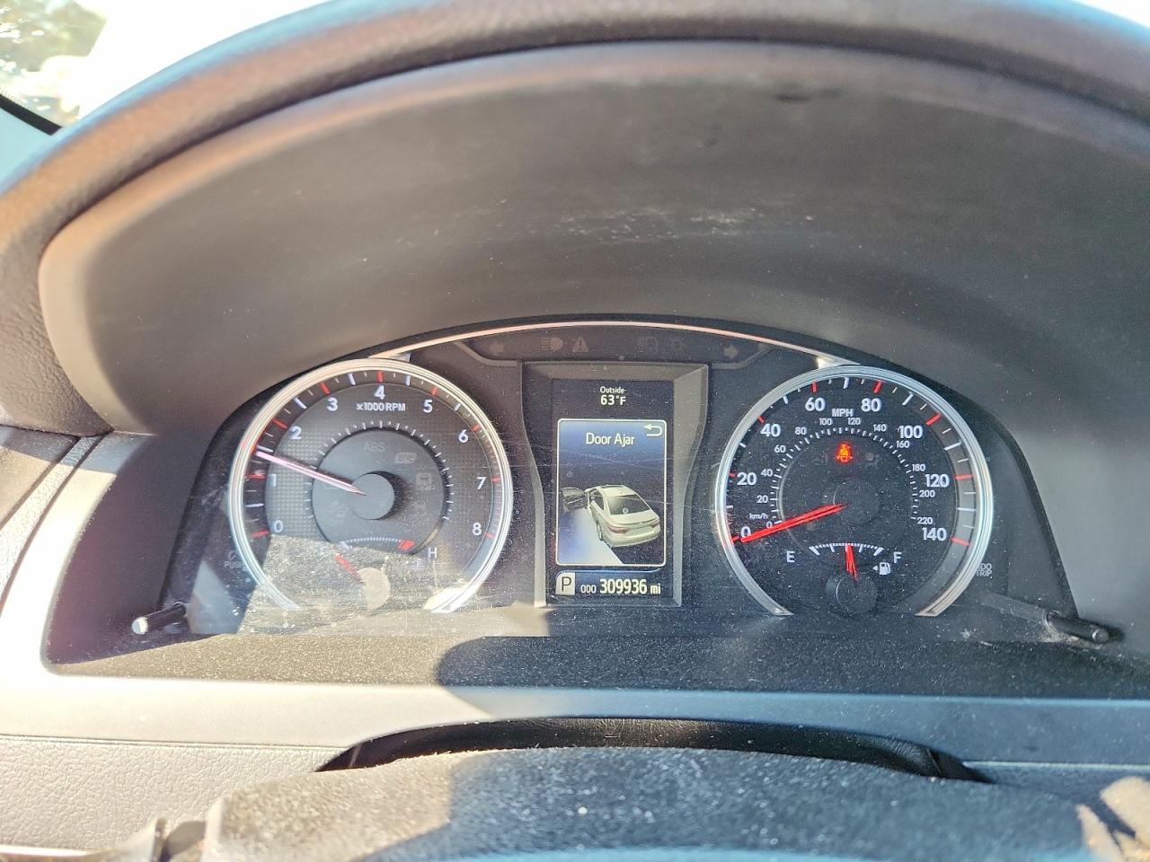 2016 TOYOTA CAMRY SE photo 9