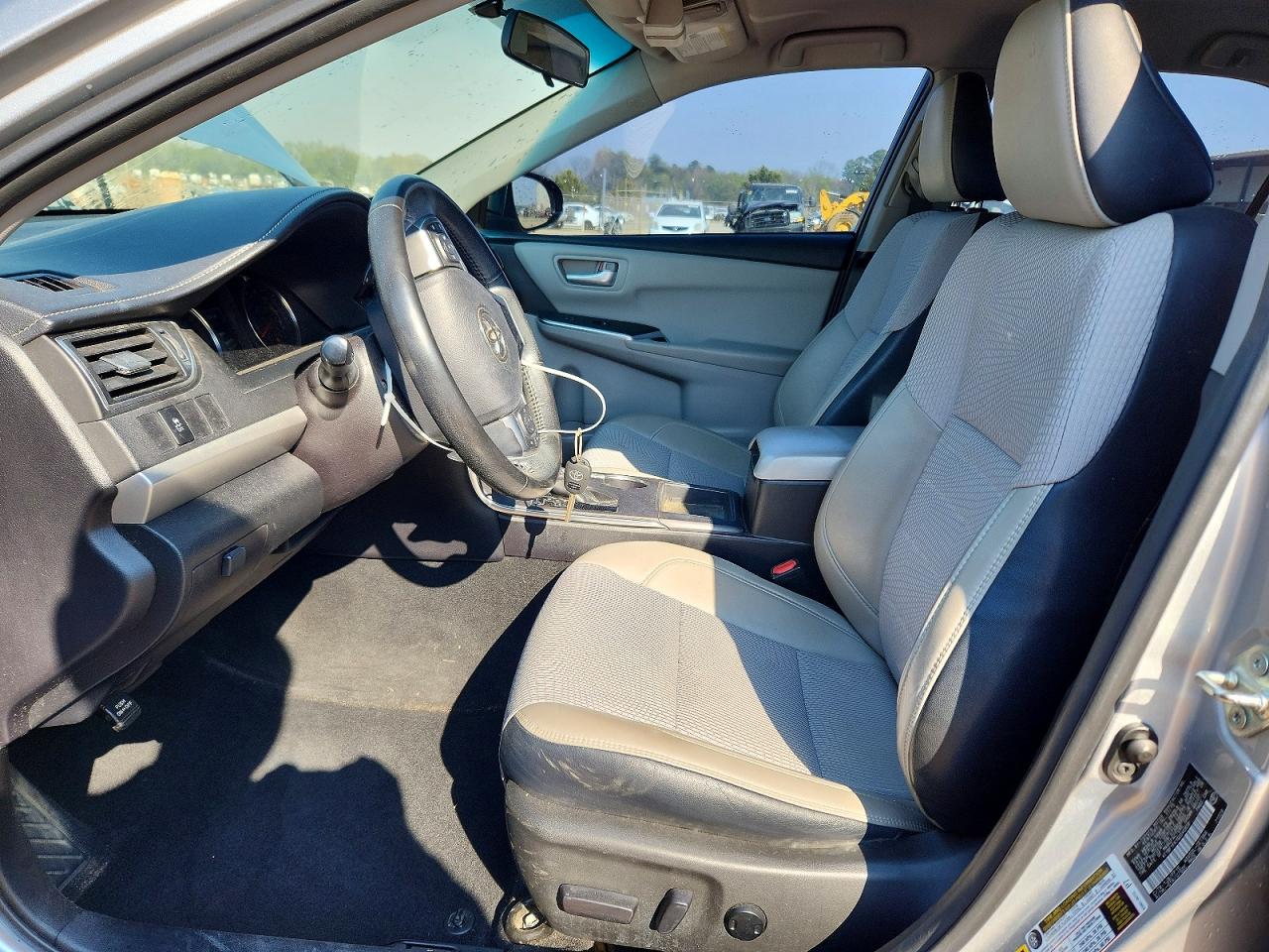 2016 TOYOTA CAMRY SE photo 7