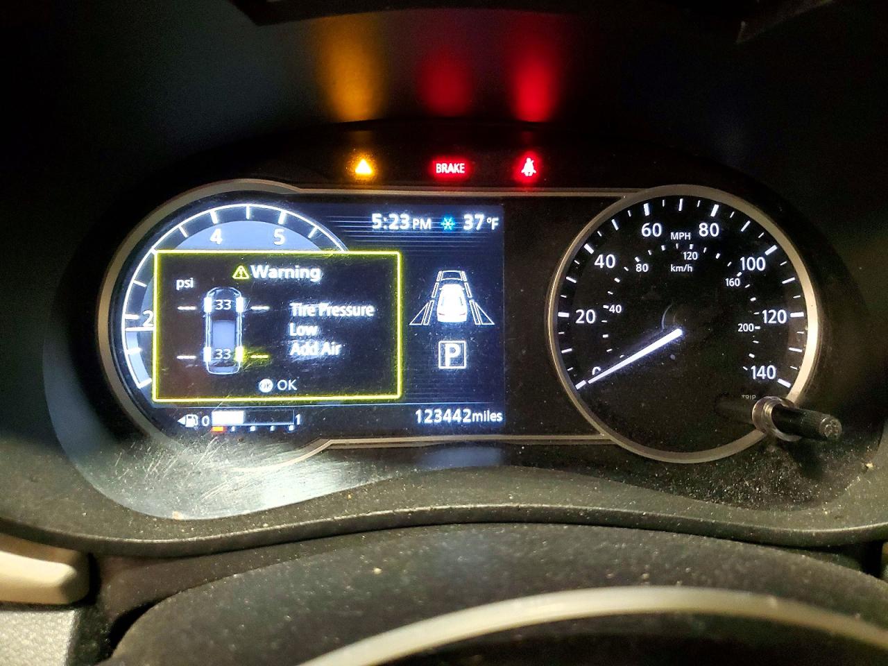 2020 NISSAN VERSA SV photo 9