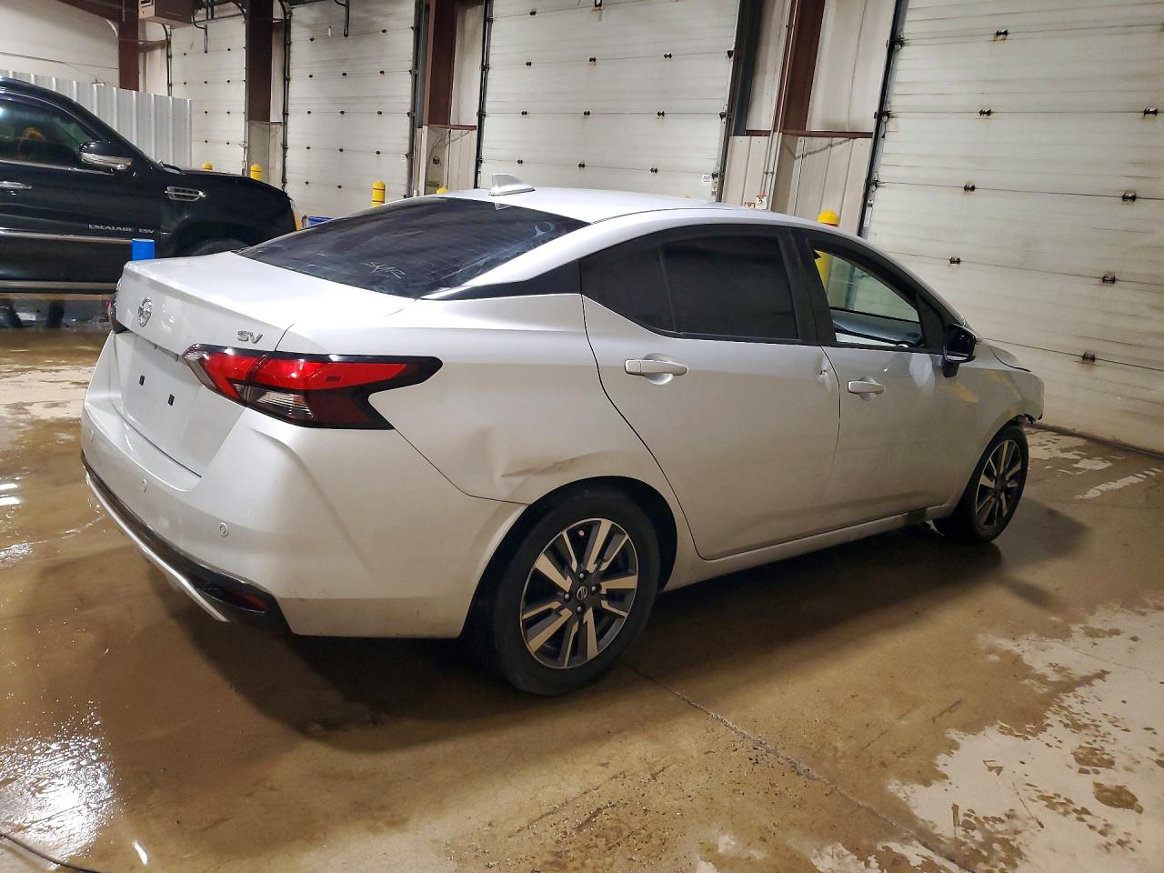 2020 NISSAN VERSA SV photo 3