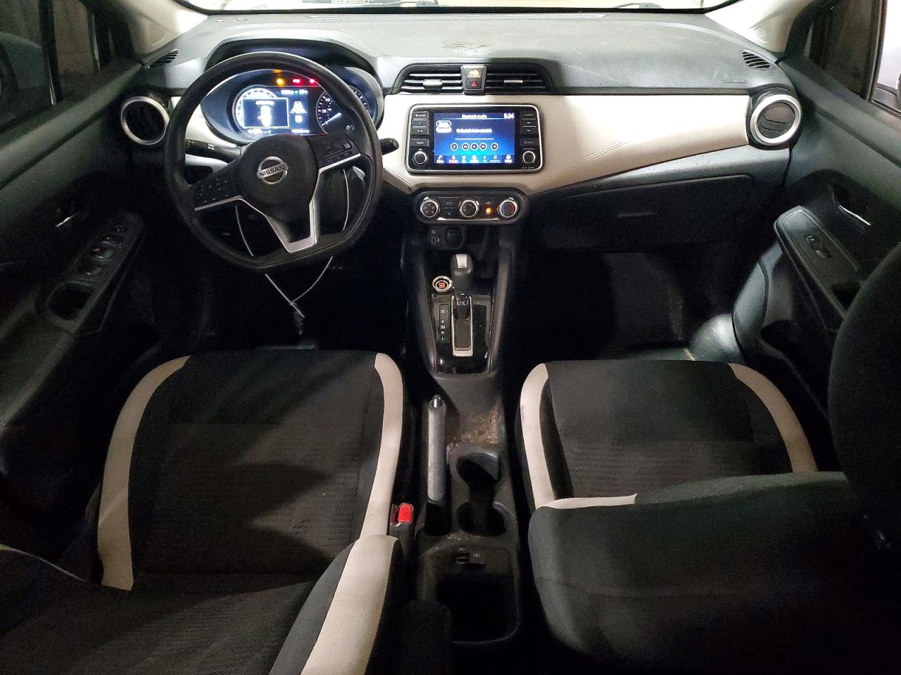 2020 NISSAN VERSA SV photo 8