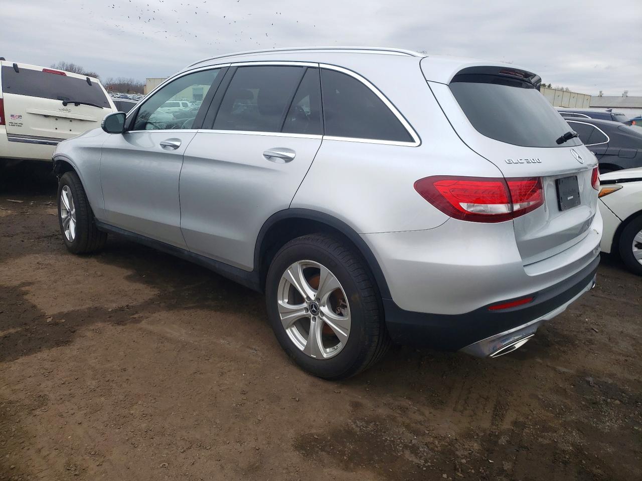 2018 MERCEDES-BENZ GLC 300 4MATIC photo 2