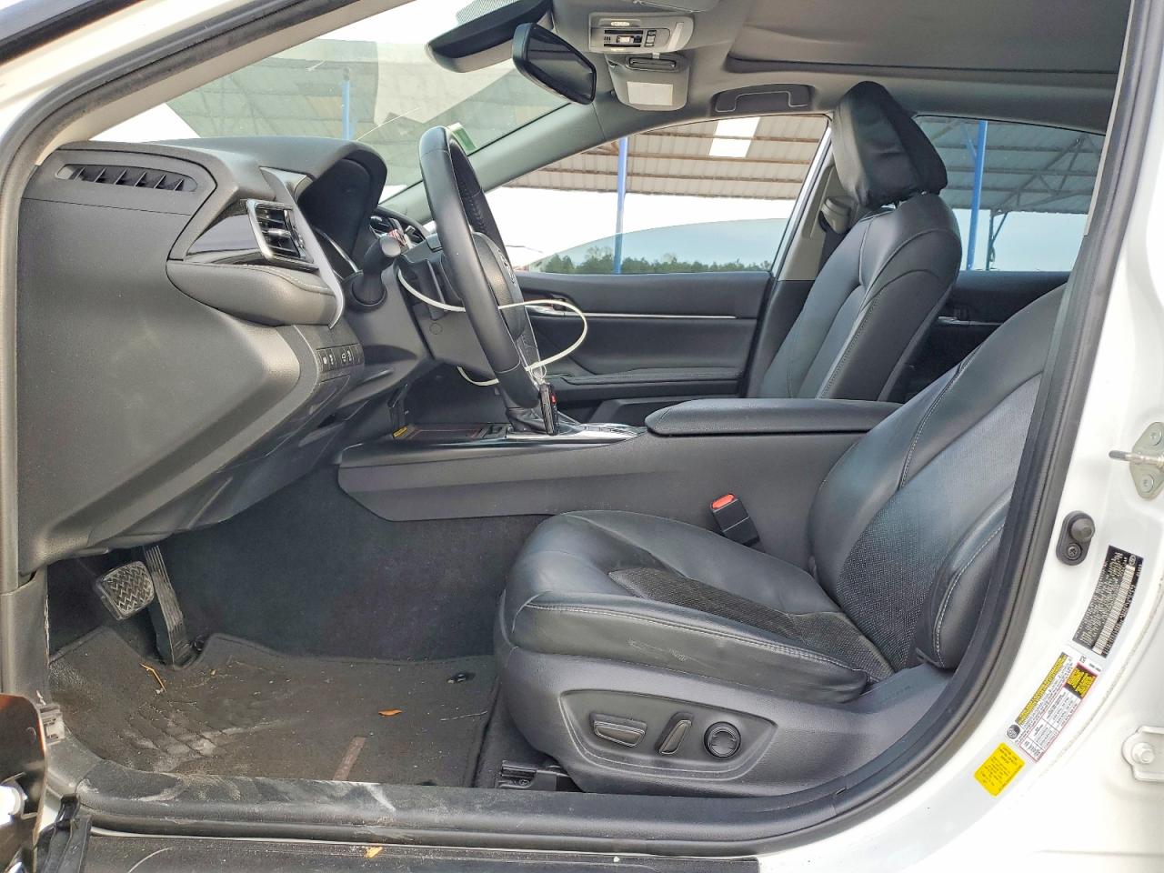 2019 TOYOTA CAMRY XSE photo 13