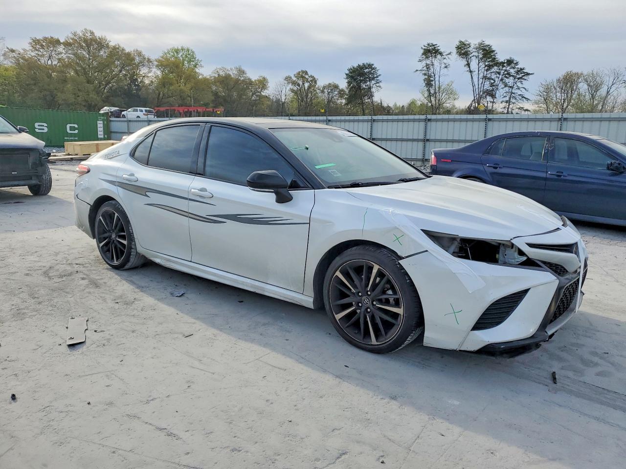 2019 TOYOTA CAMRY XSE photo 7
