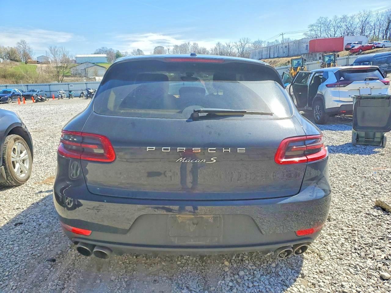 2016 PORSCHE MACAN S photo 6