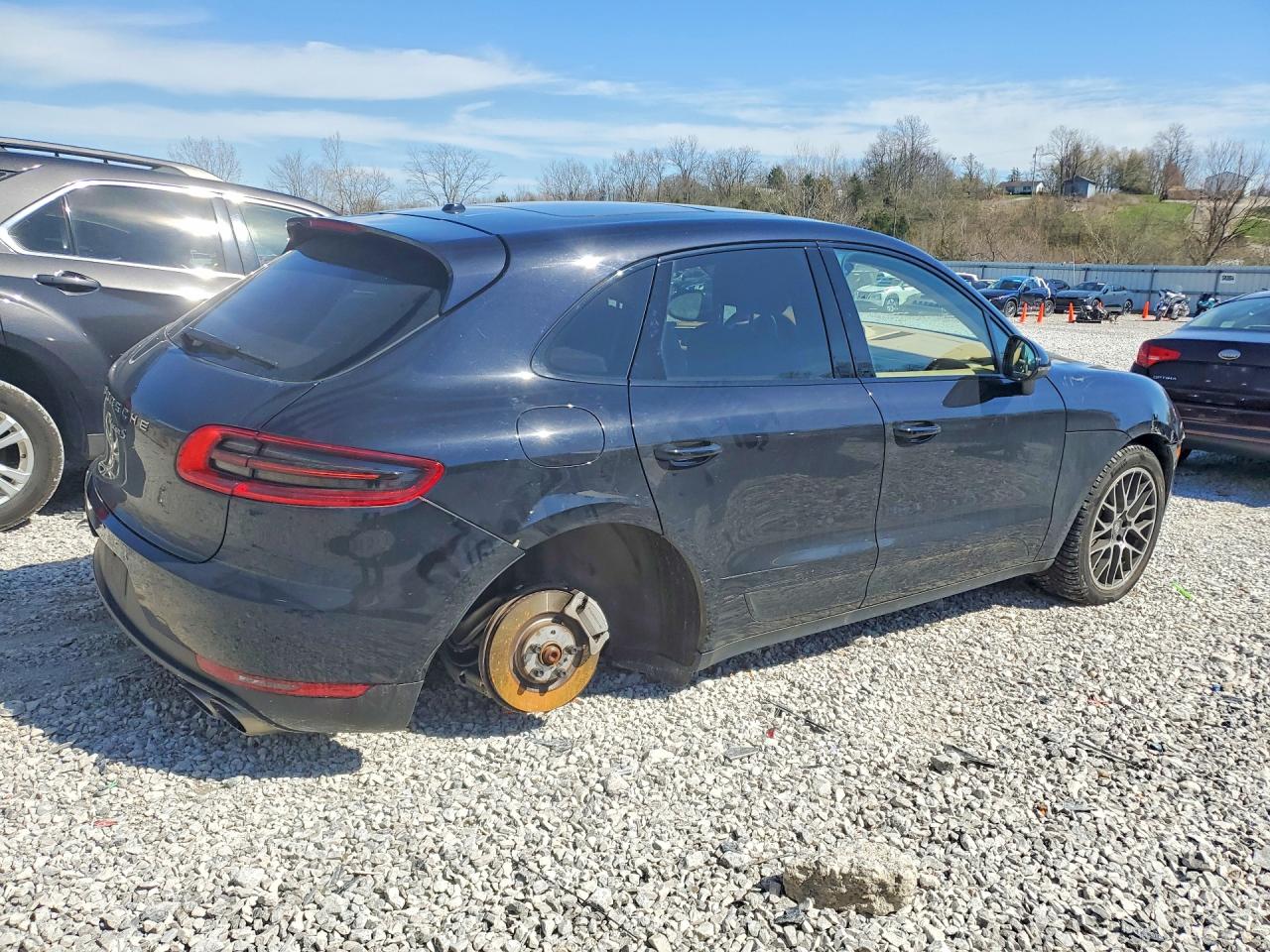 2016 PORSCHE MACAN S photo 3