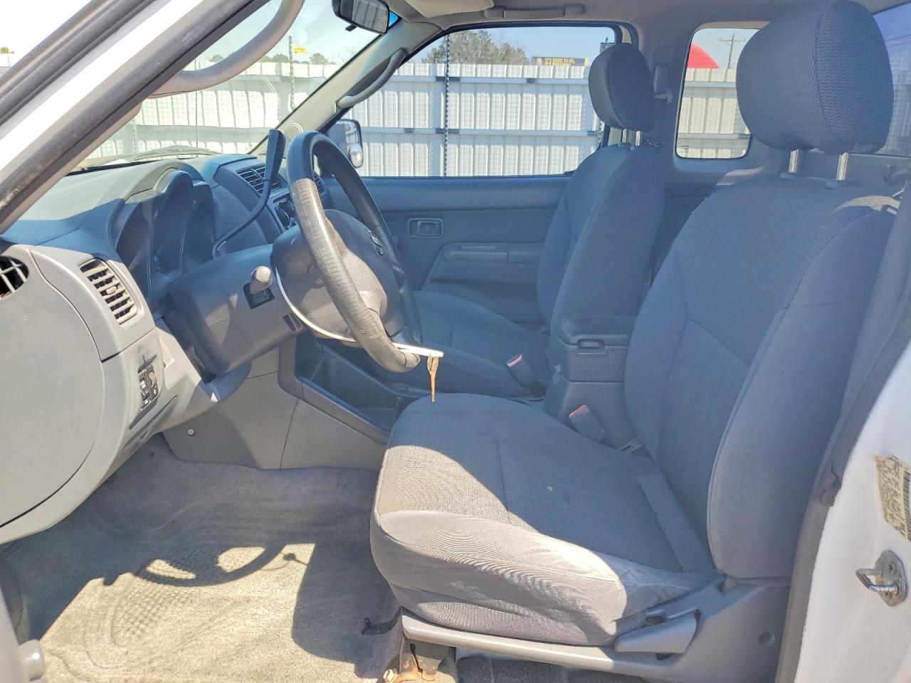 2002 NISSAN FRONTIER STANDARD photo 25
