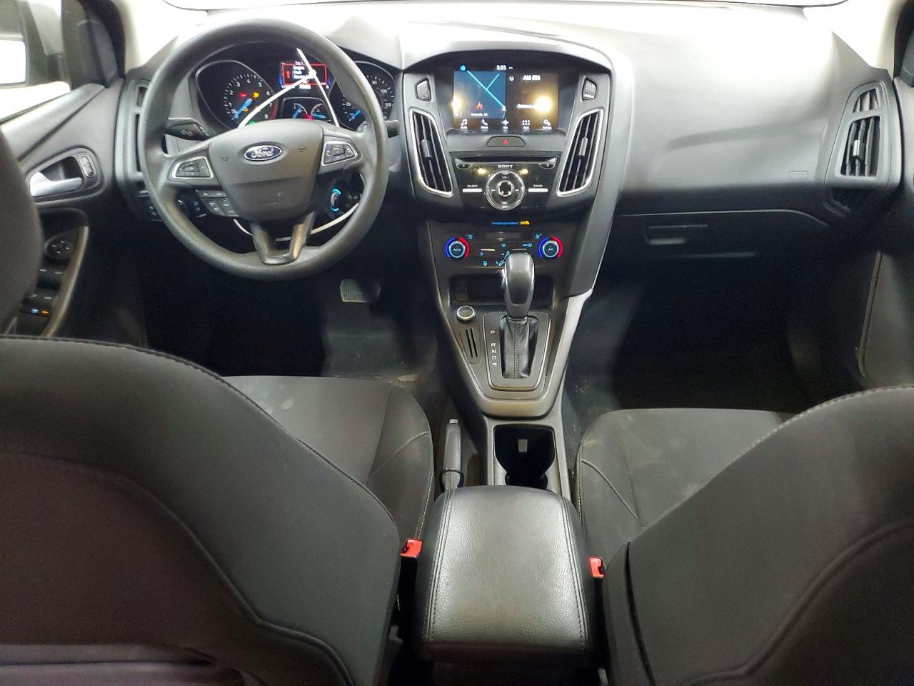 2017 FORD FOCUS SEL photo 15