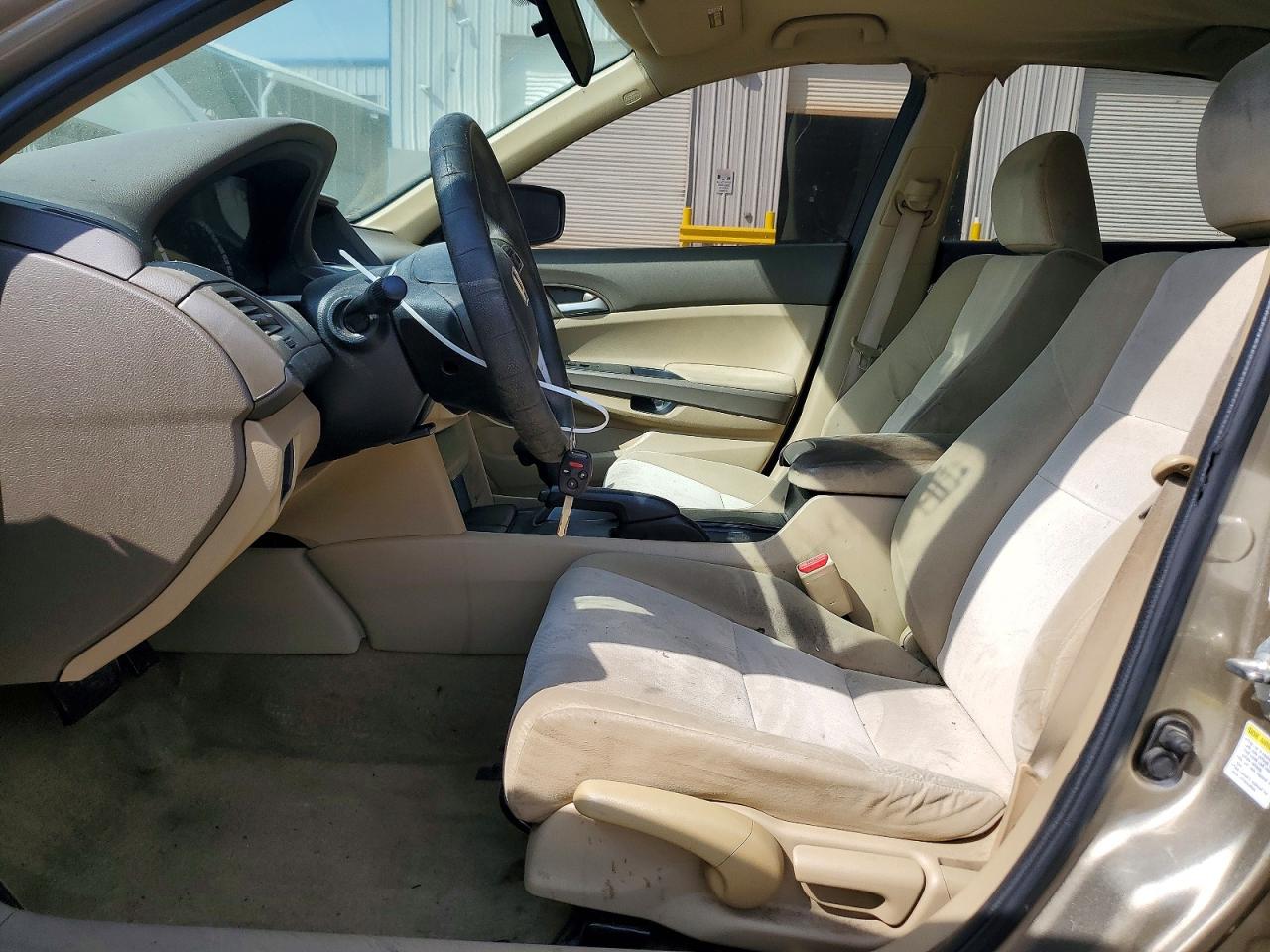2010 HONDA ACCORD LX photo 13
