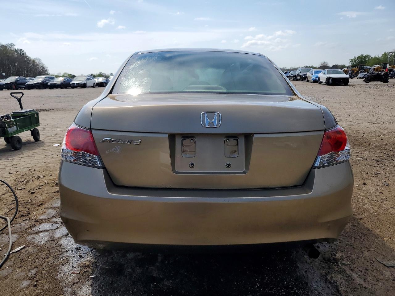 2010 HONDA ACCORD LX photo 11