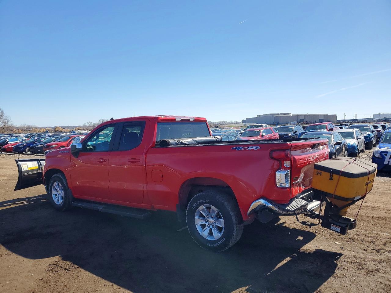 2020 CHEVROLET SILVERADO K1500 LT photo 2