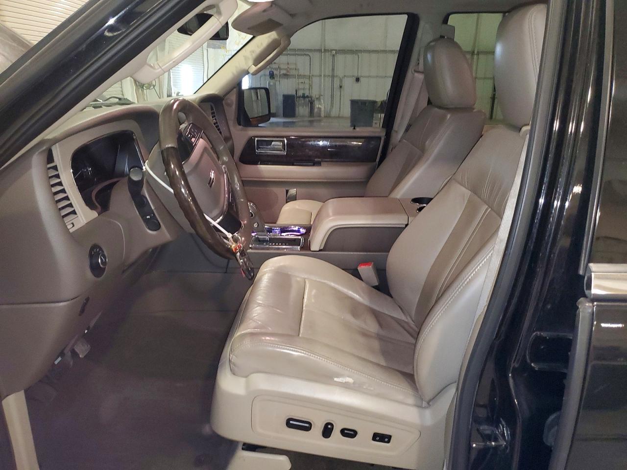 2015 LINCOLN NAVIGATOR L photo 13