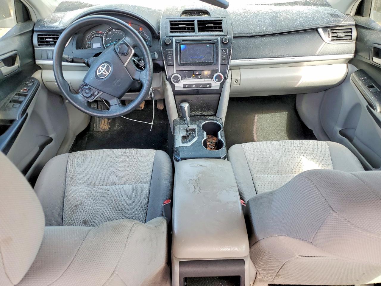 2012 TOYOTA CAMRY LE photo 15