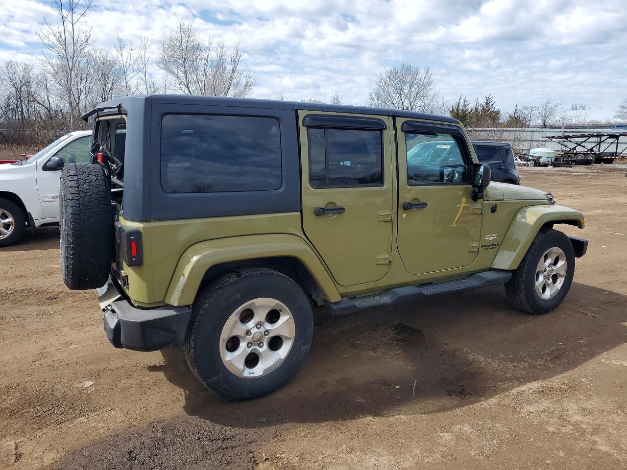 2013 JEEP WRANGLER UNLIMITED SAHARA photo 3