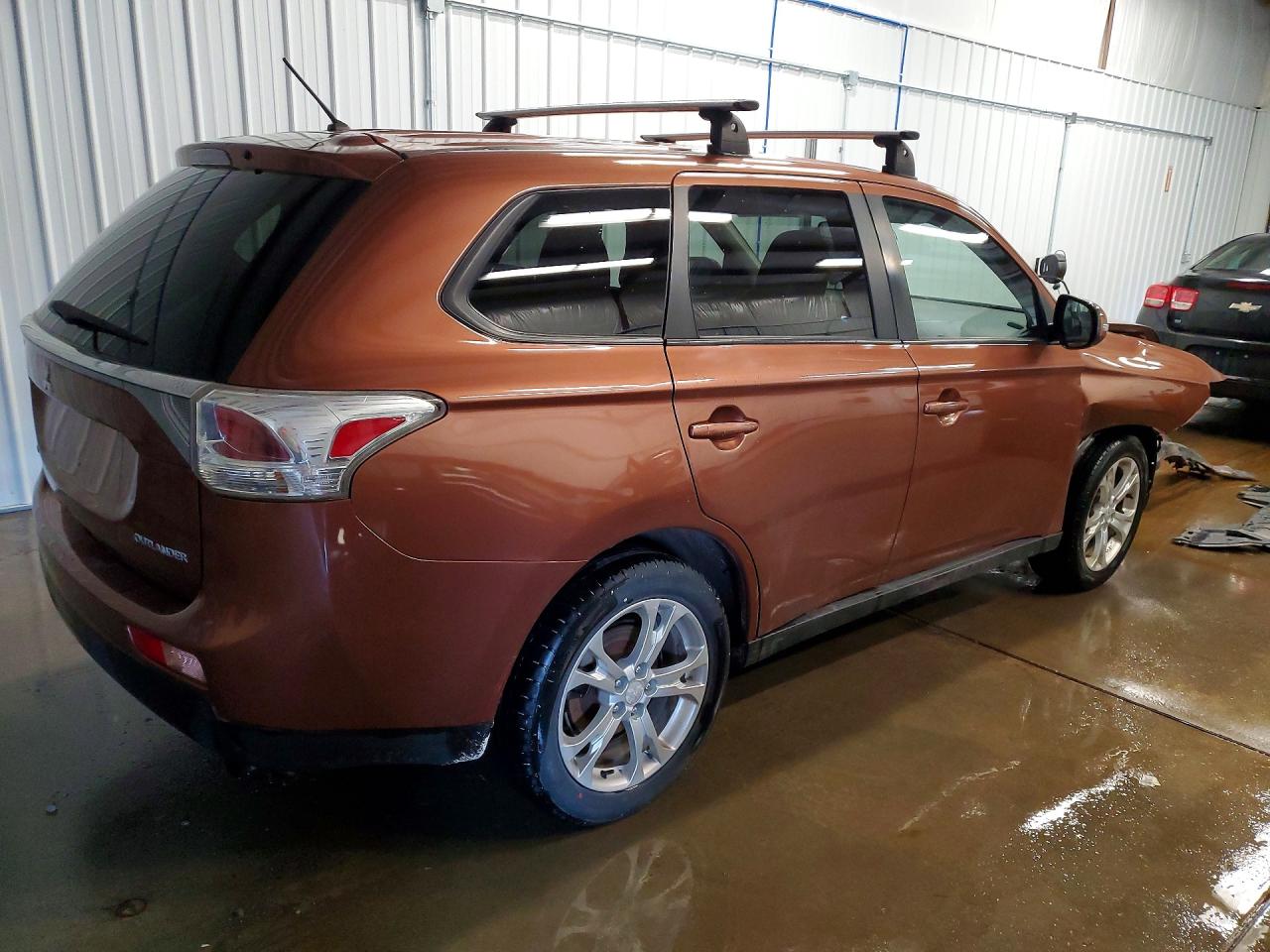 2014 MITSUBISHI OUTLANDER SE photo 3