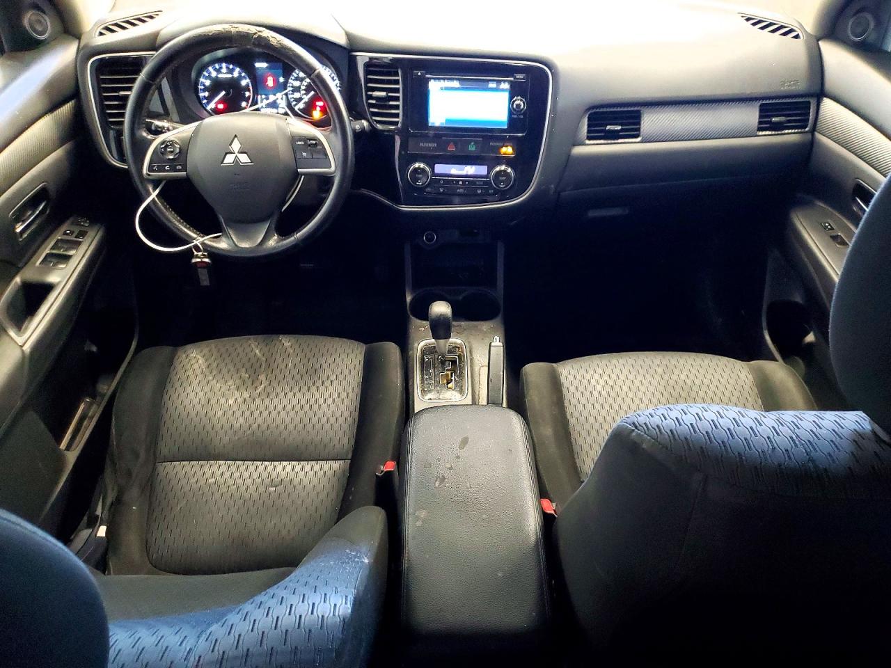 2014 MITSUBISHI OUTLANDER SE photo 8