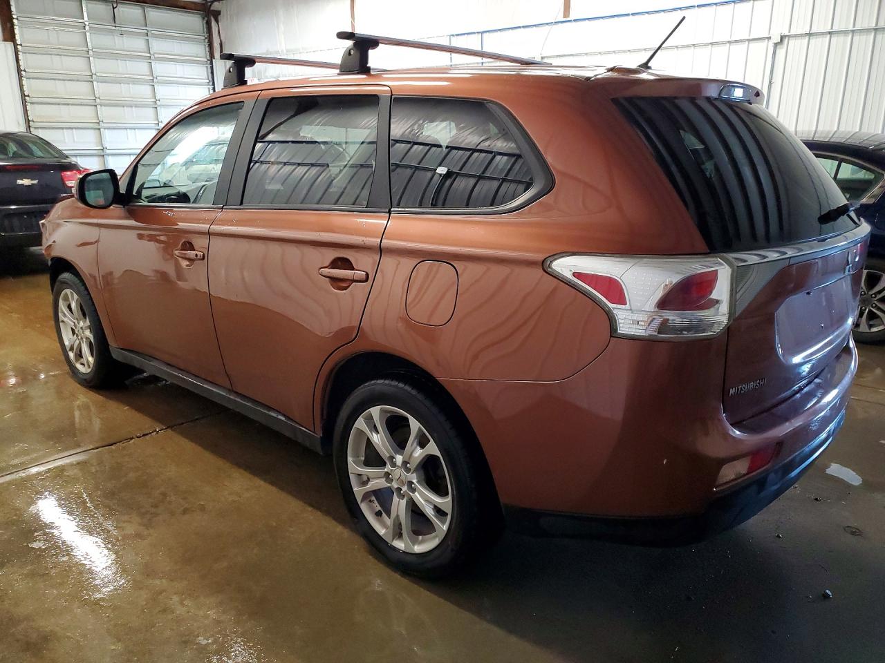 2014 MITSUBISHI OUTLANDER SE photo 2
