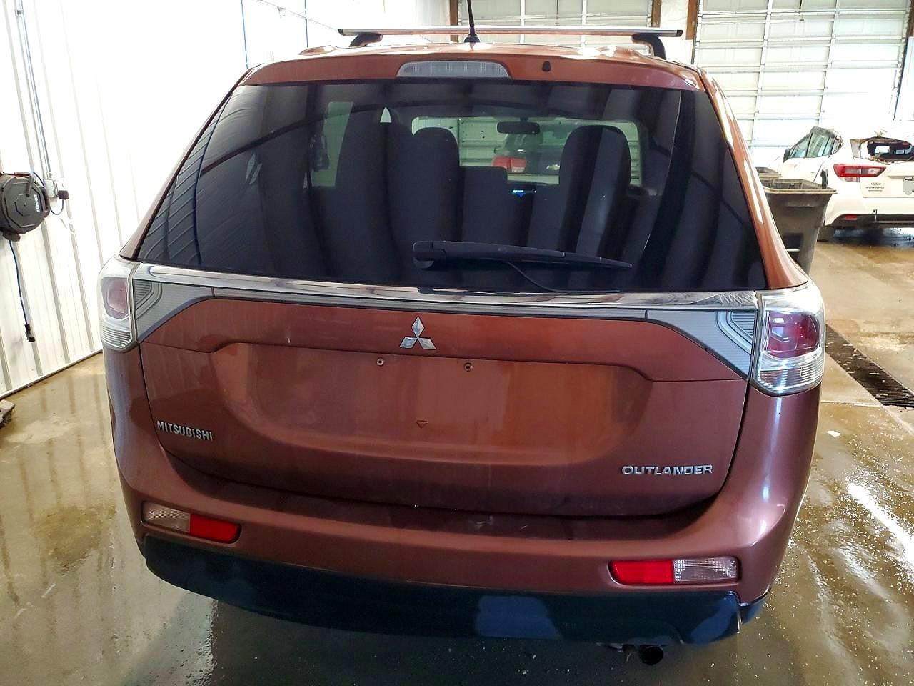2014 MITSUBISHI OUTLANDER SE photo 6