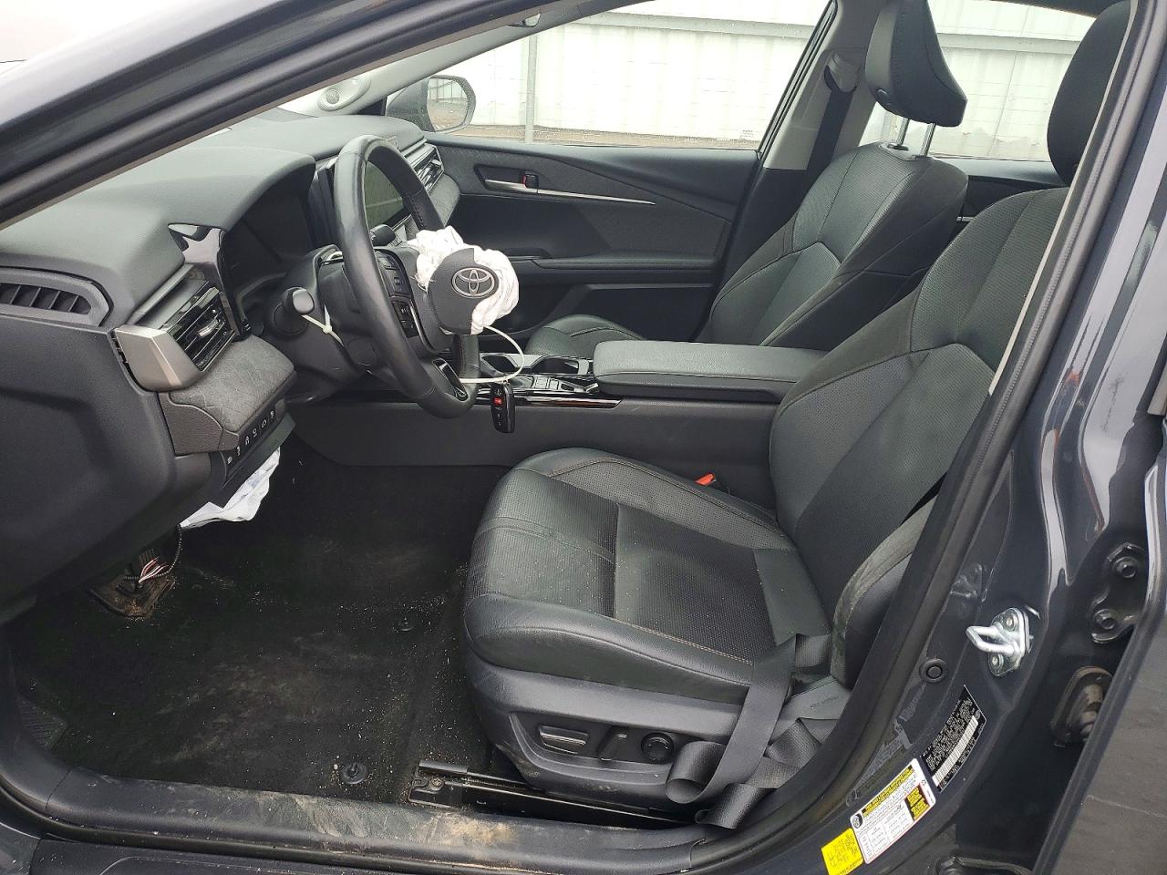 2025 TOYOTA CAMRY XLE photo 7