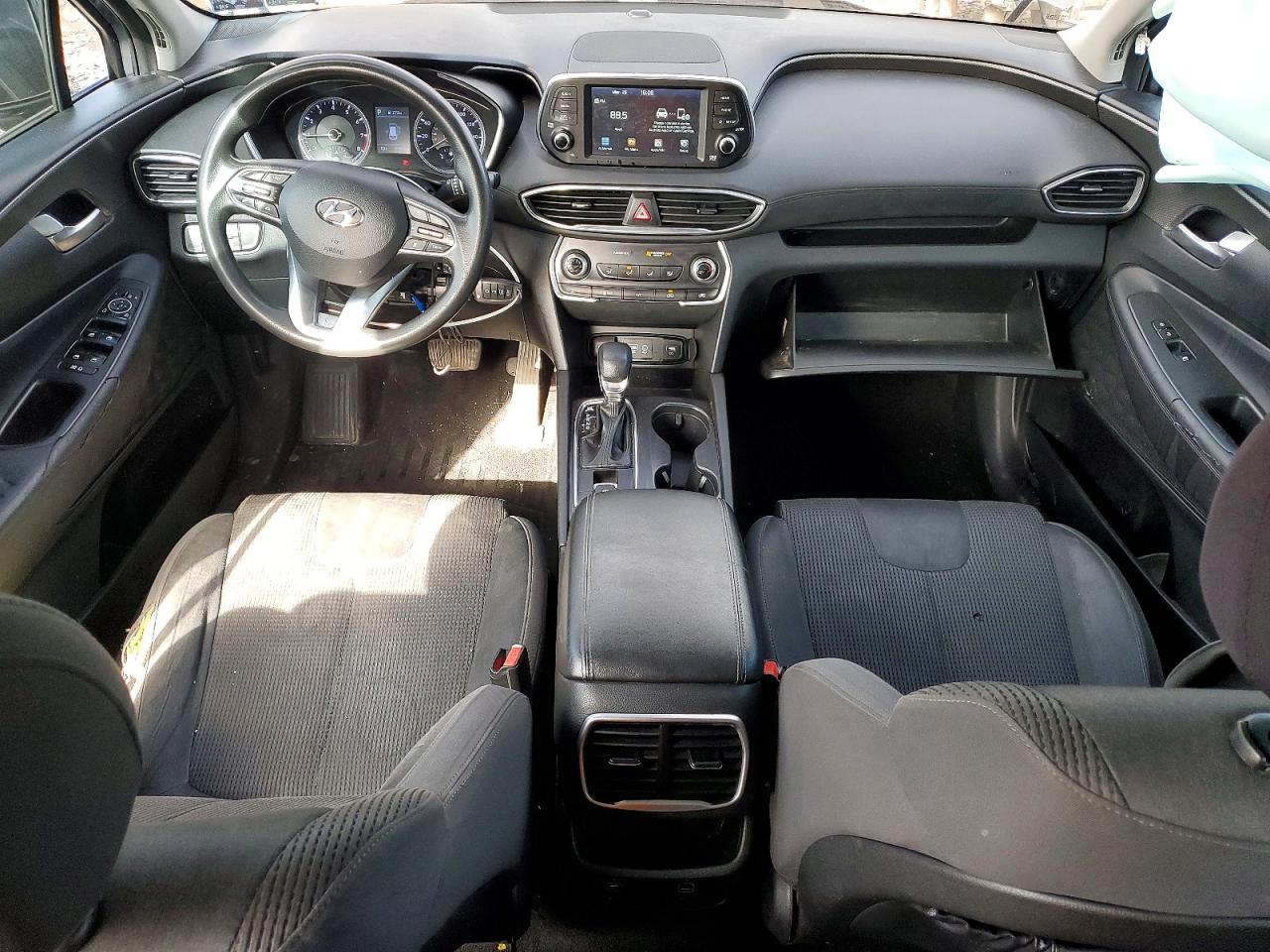 2019 HYUNDAI SANTA FE SE 2.4L photo 8