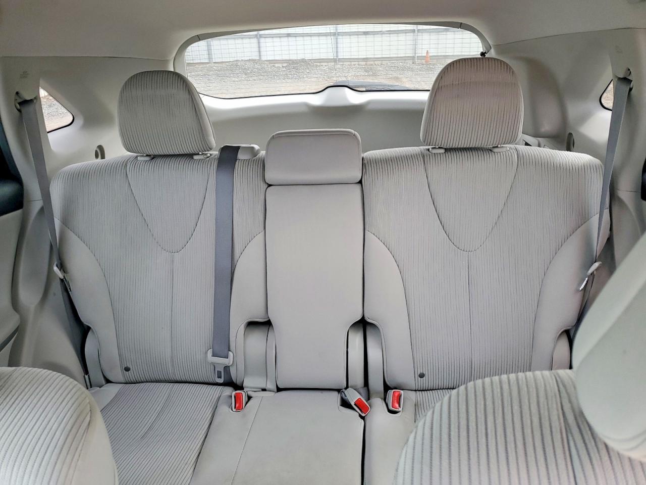 2010 TOYOTA VENZA AWD V6 photo 19