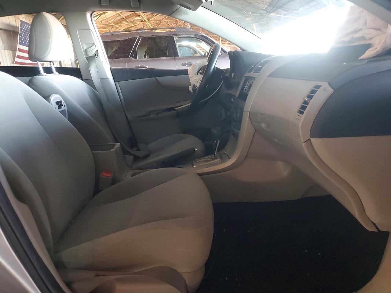 2011 TOYOTA COROLLA BASE photo 7