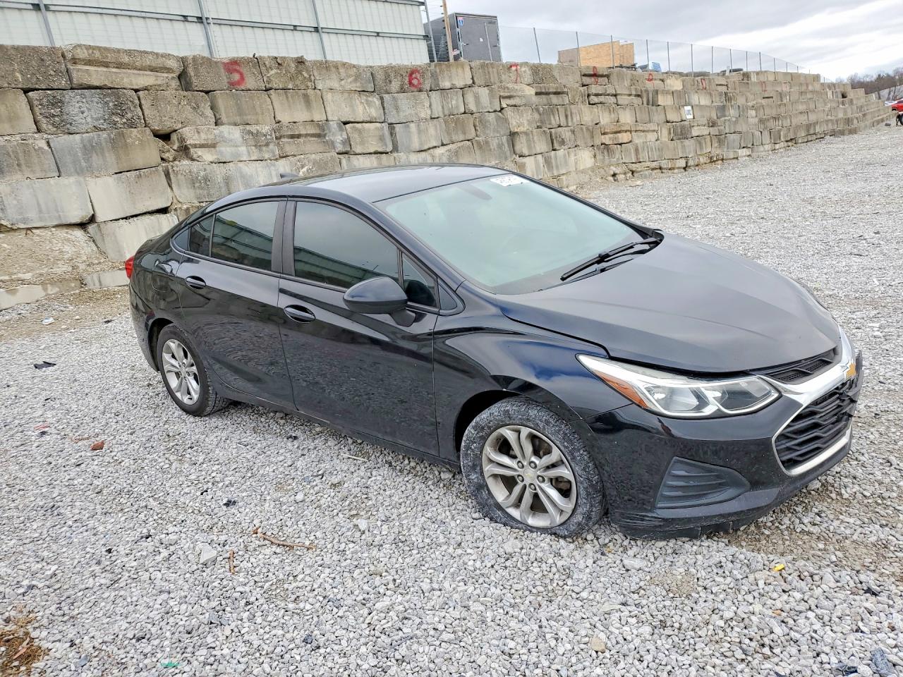2019 CHEVROLET CRUZE LS photo 4