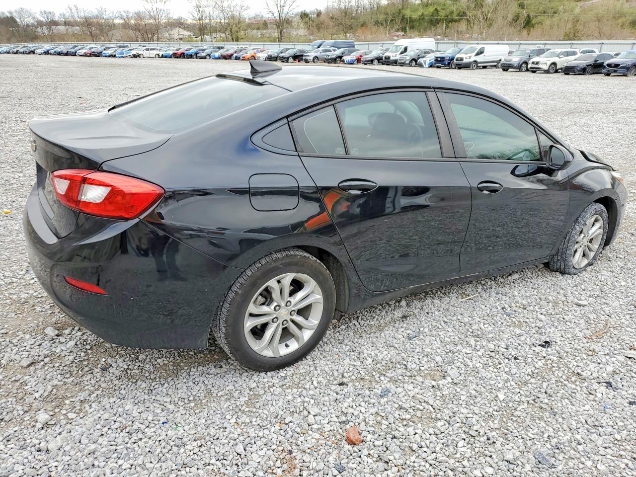 2019 CHEVROLET CRUZE LS photo 3