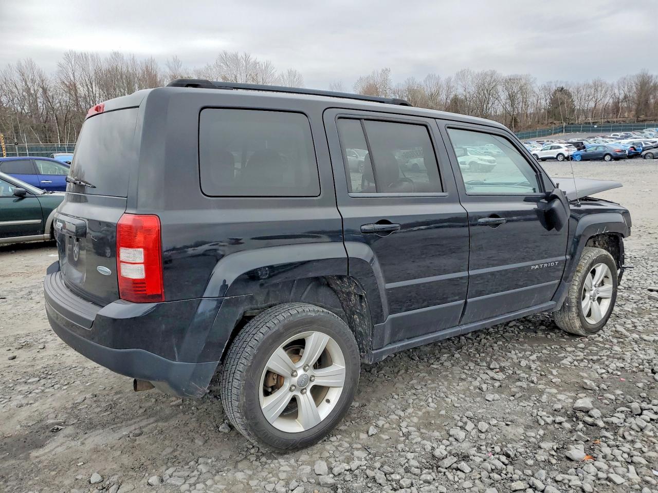 2014 JEEP PATRIOT LATITUDE photo 3