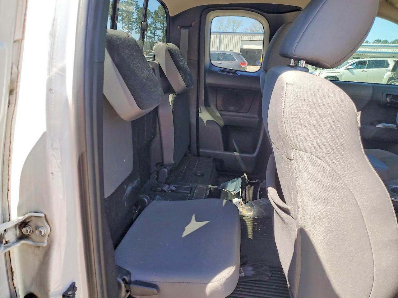 2022 TOYOTA TACOMA SR5 V6 photo 19