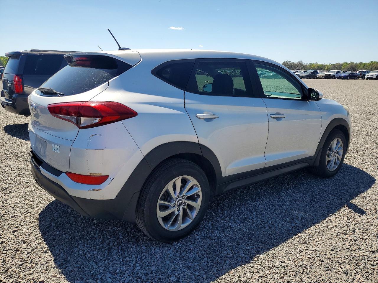 2016 HYUNDAI TUCSON SE photo 3