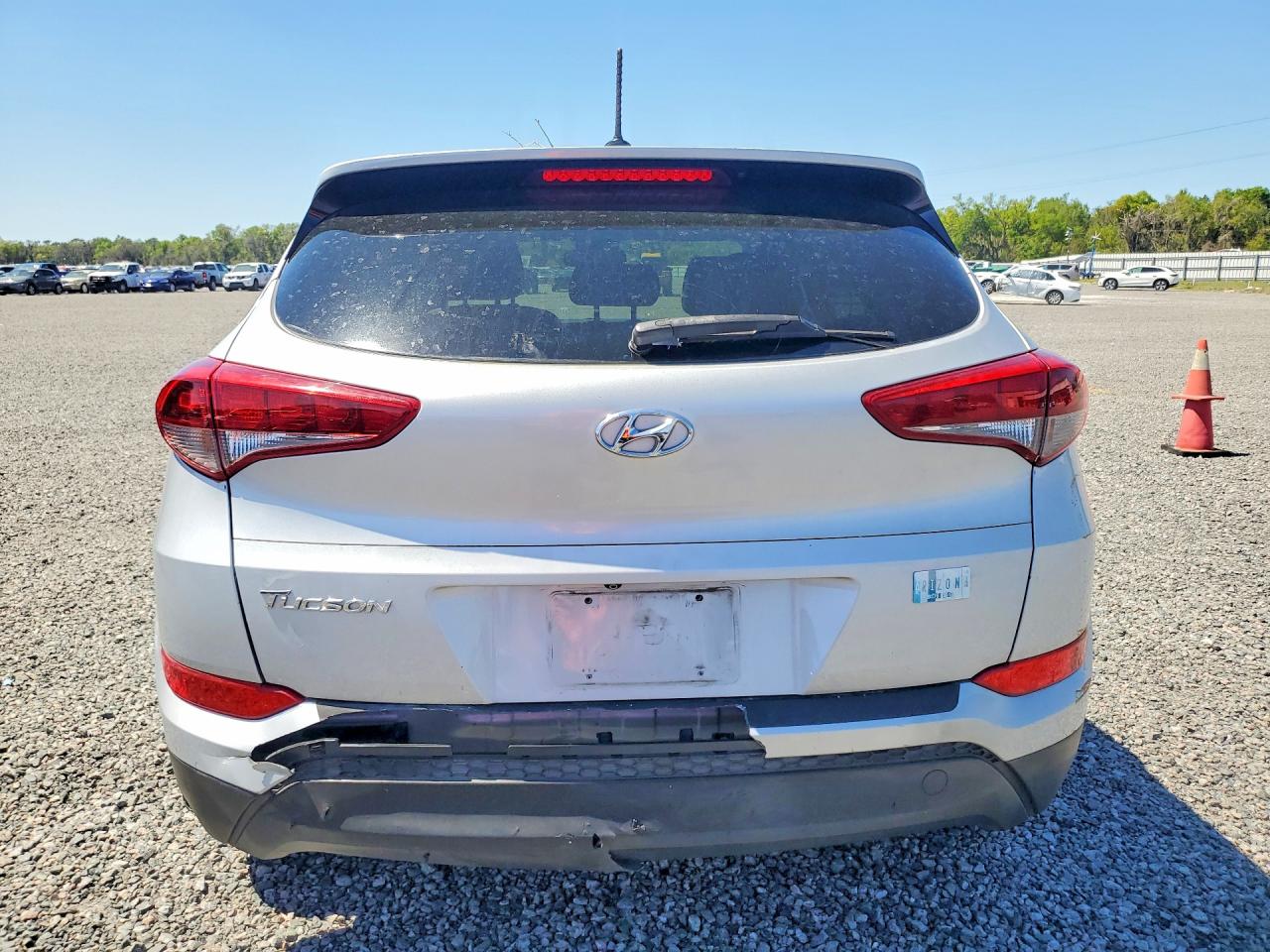2016 HYUNDAI TUCSON SE photo 6