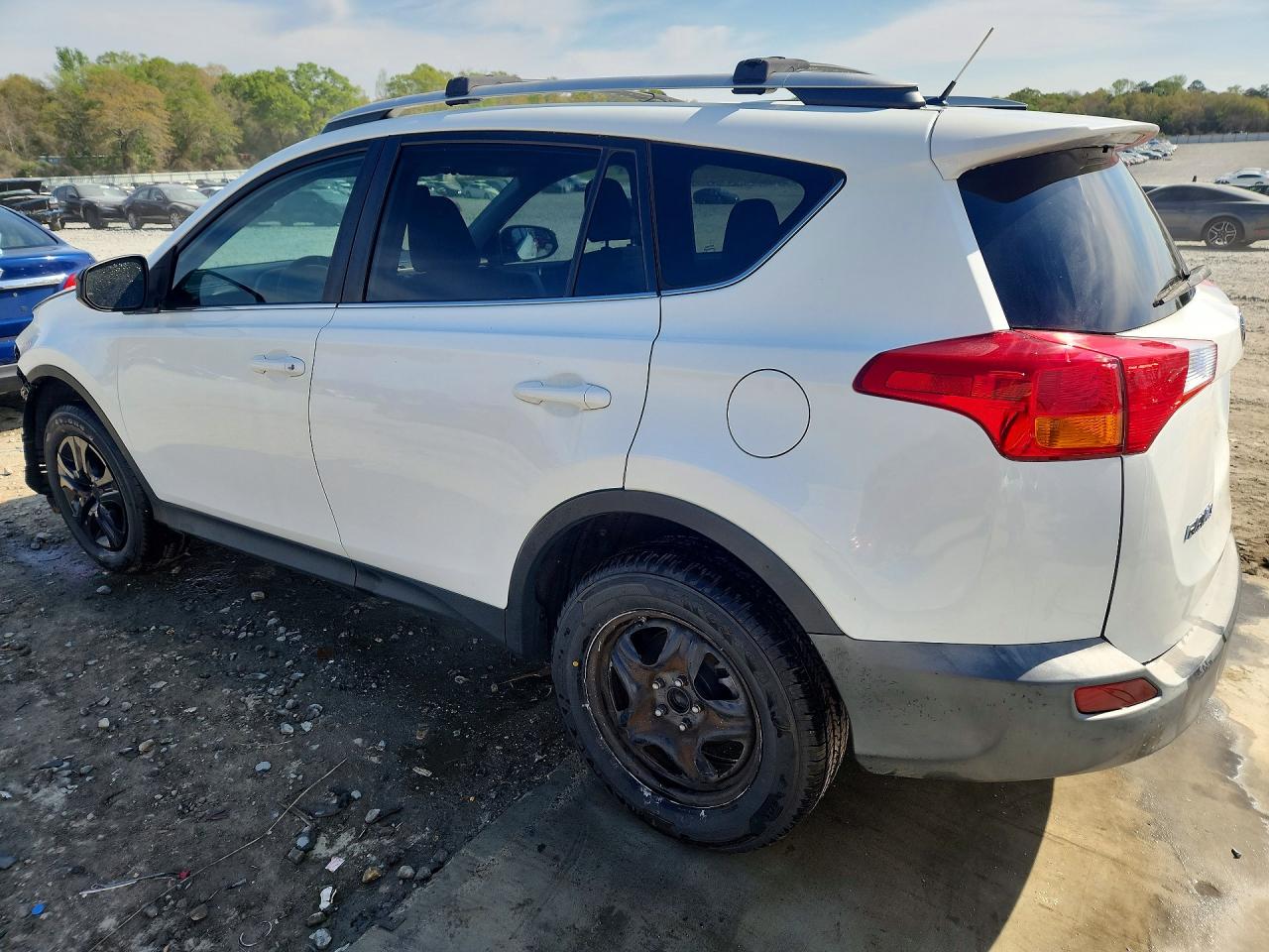 2015 TOYOTA RAV4 LE photo 3