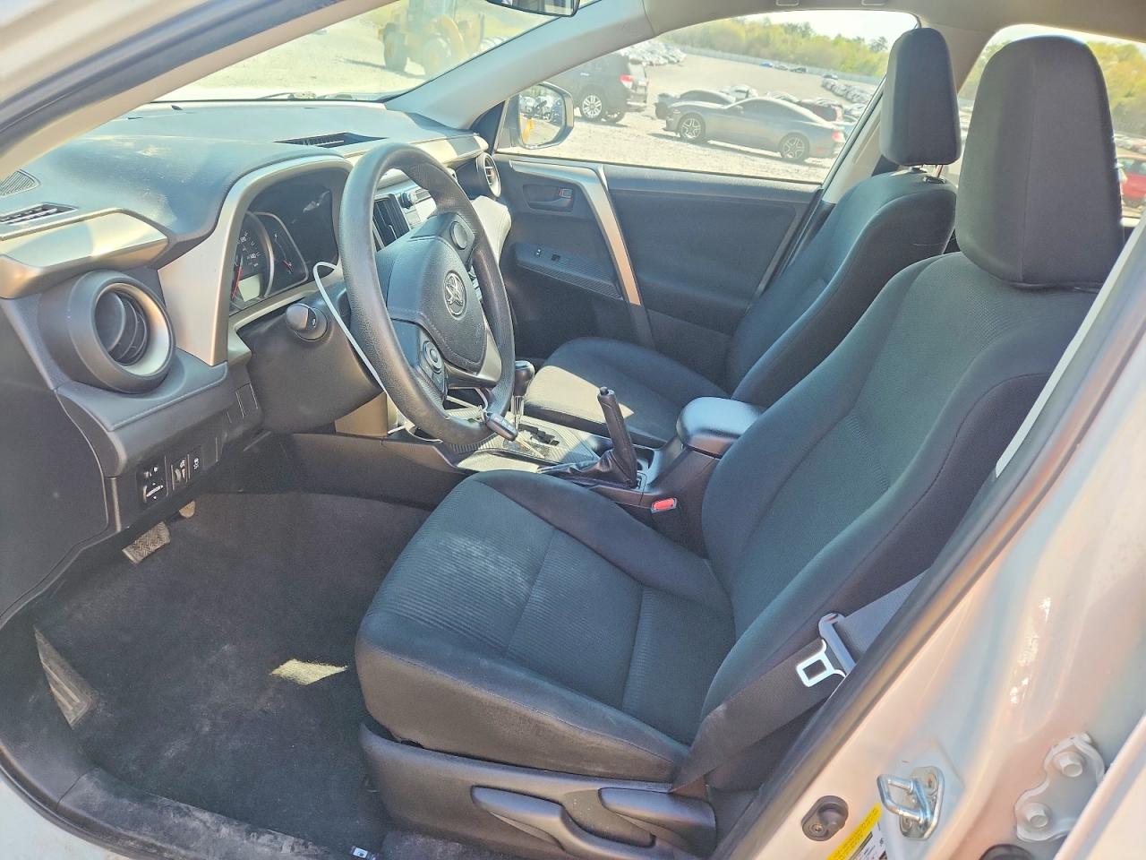 2015 TOYOTA RAV4 LE photo 13