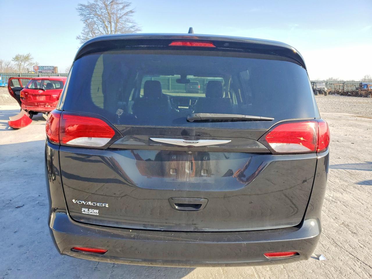 2021 CHRYSLER VOYAGER photo 11