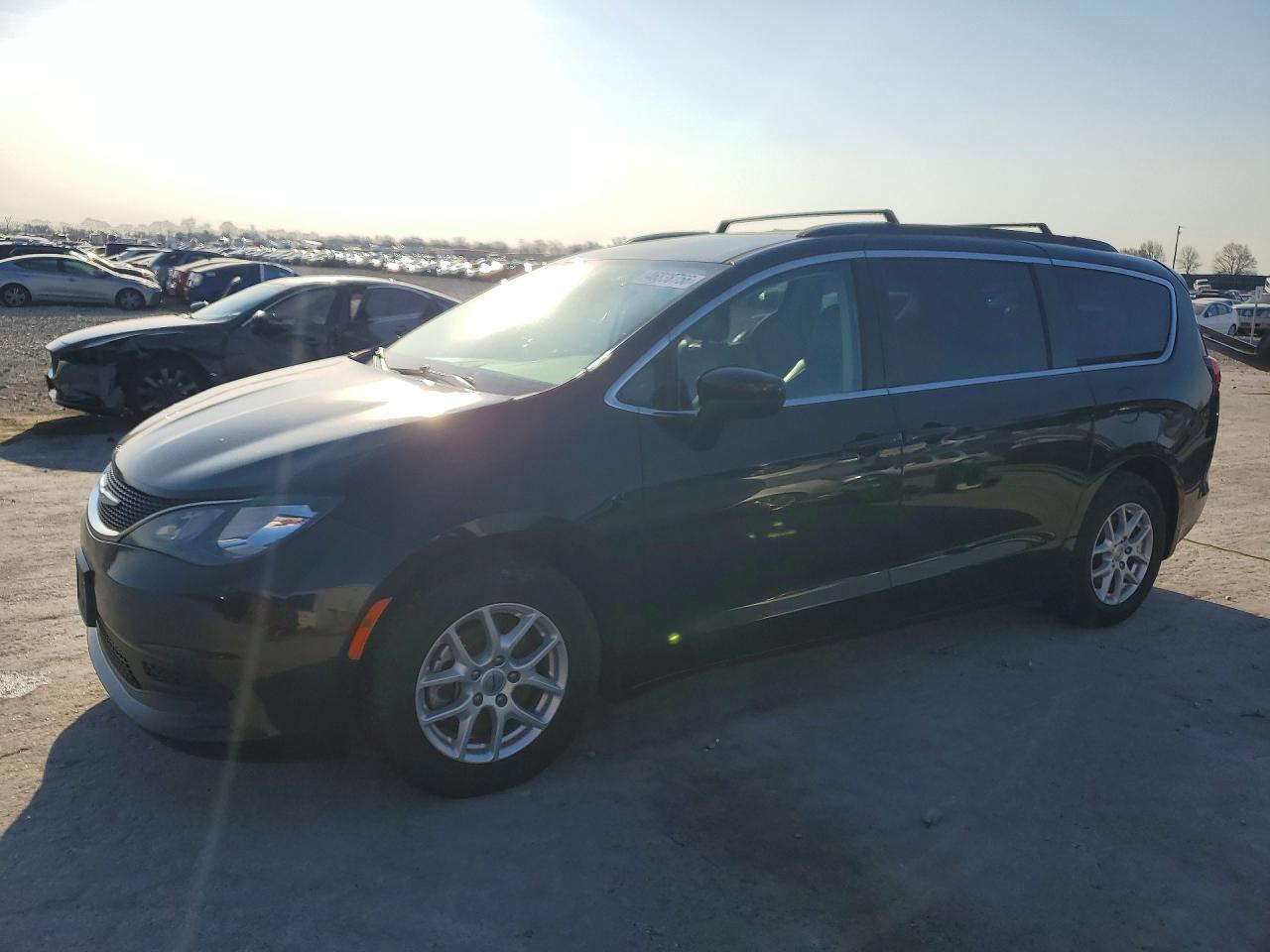 2021 CHRYSLER VOYAGER