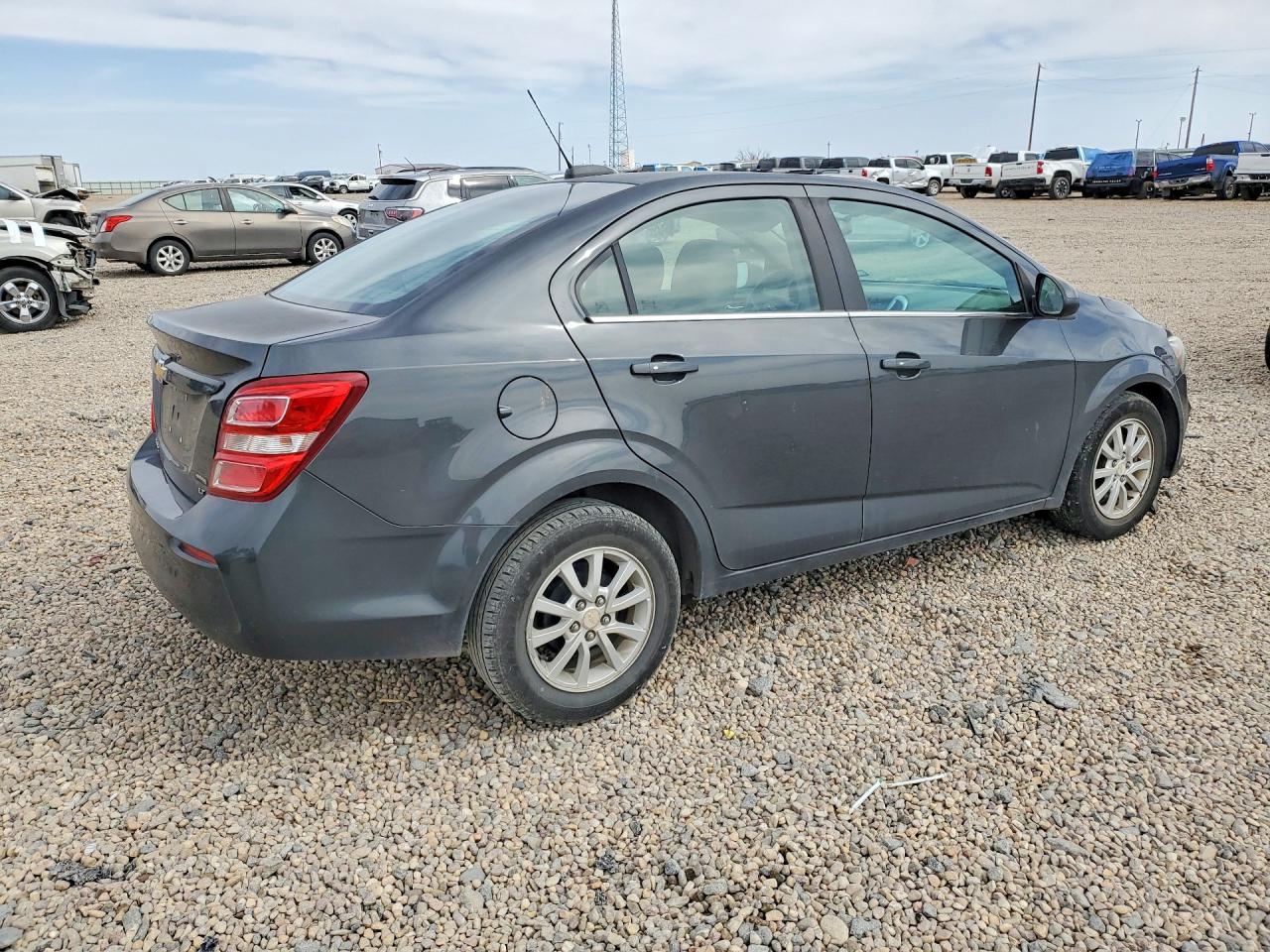 2017 CHEVROLET SONIC LT photo 5
