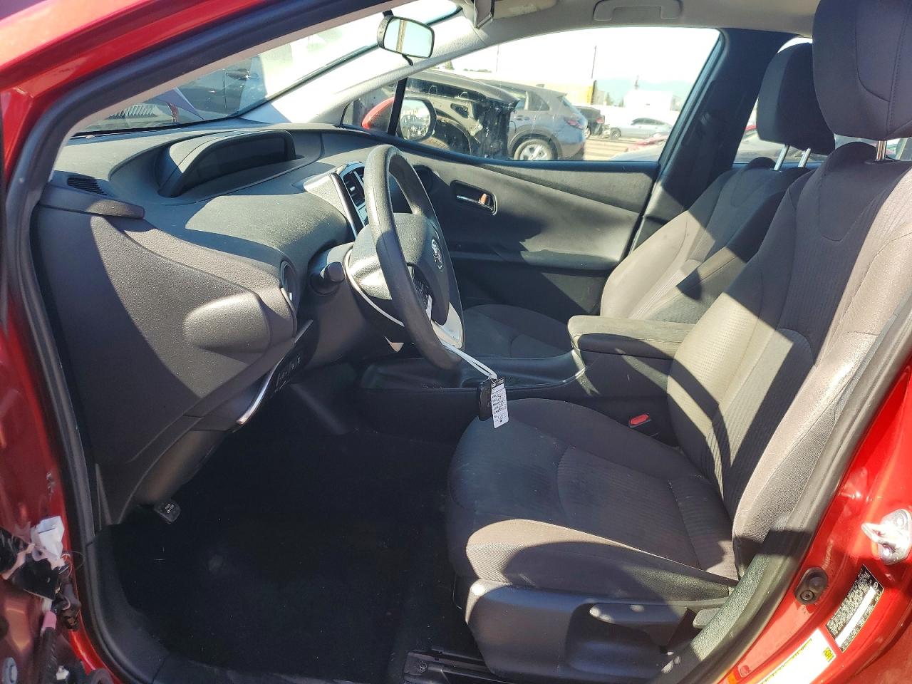 2017 TOYOTA PRIUS photo 7