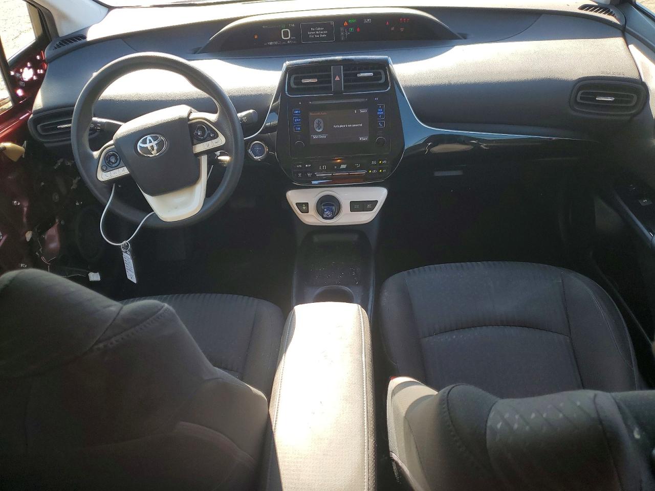 2017 TOYOTA PRIUS photo 8